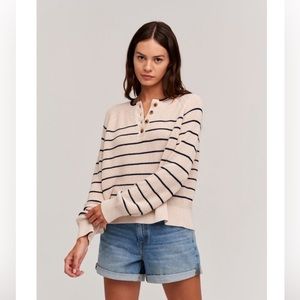 Velvet by Graham & Spencer Medium Henley Sweater